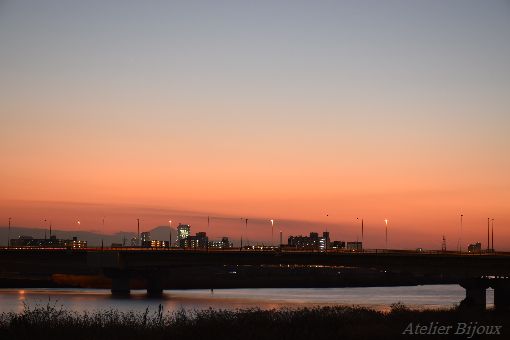 018-夕暮れのシルエット富士