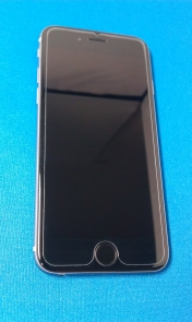 iPhone6ガラスシート貼付