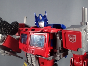 Transformers Generations Power of the Primes Leader Evolution Optimus Prime (1)
