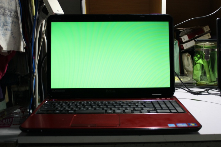 Dell Inspiron N5110 画面が緑 5mmで丸刈り日記 パソコン修理沖縄