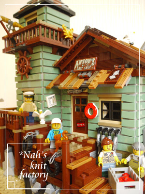 LEGOOldFishingStore115.jpg