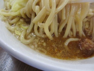 東横笹口　辛肉ﾗｰﾒﾝ　麺ｽｰﾌﾟ