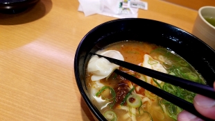 ｽｼﾛｰ　濃厚海老味噌ﾜﾝﾀﾝ麺 (2)