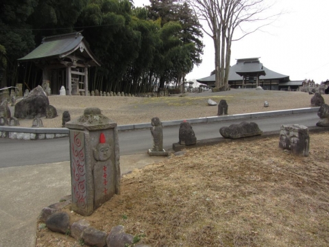 長興寺山門と本堂