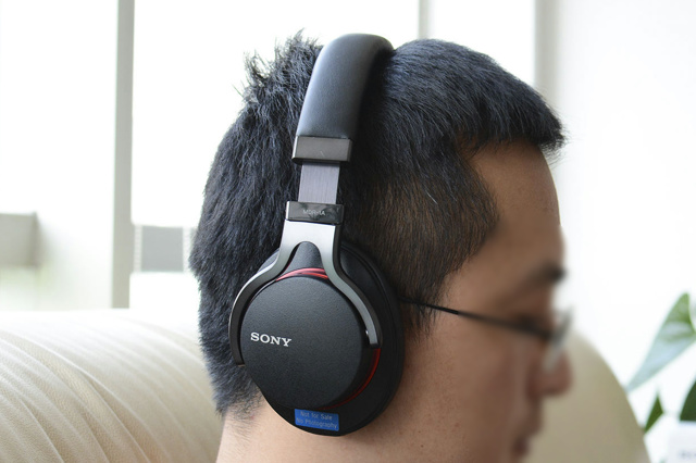 ソニーのヘッドホン『MDR-1A / MDR-1AM2』の外観比較 | ヲチモノ ソニーのヘッドホン『MDR-1A / MDR-1AM2』の外観比較 | ヲチモノ